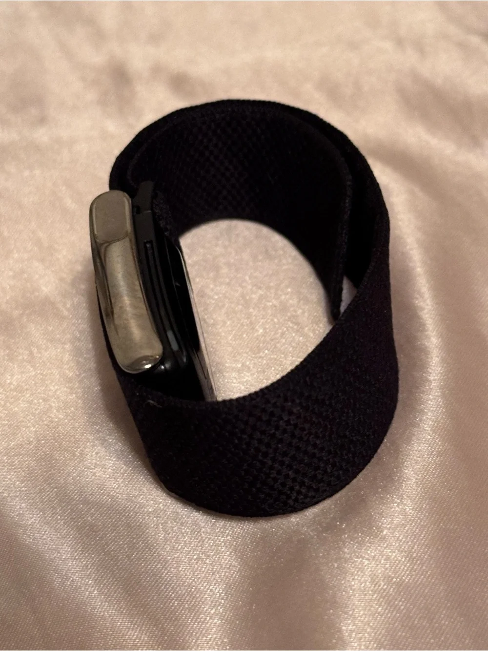 BRAND NEW w/ box! Whoop Life Black wearable health tracker w/ Portable Charger